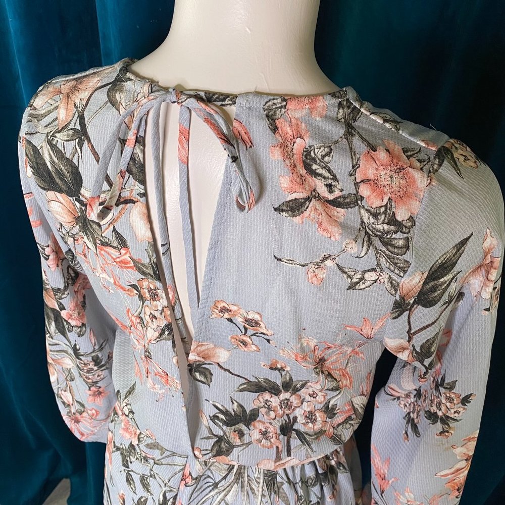 BLUSH Floral Print Keyhole Neck Romper - Picture 7 of 8